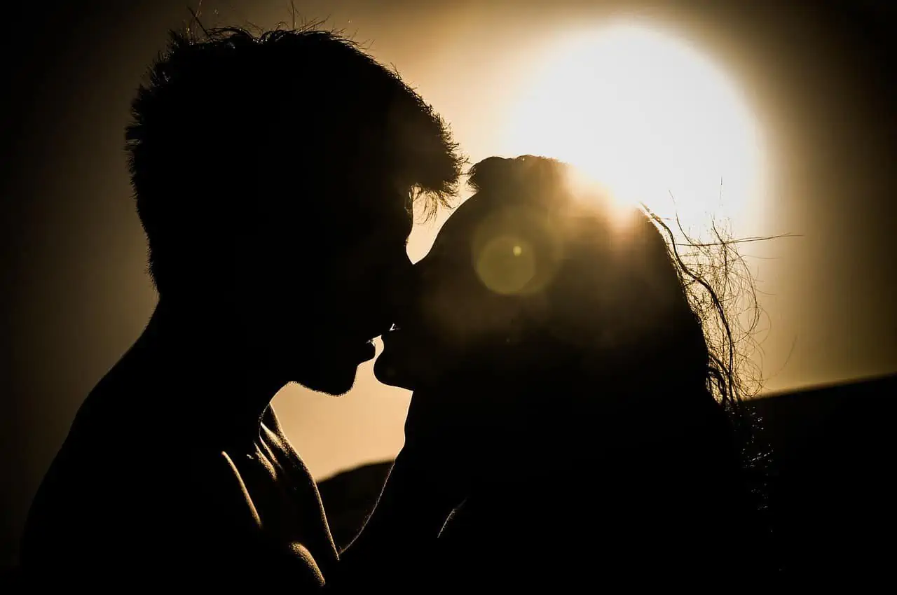 Erotic Kissing 8 Critical Steps To Kiss Erotically