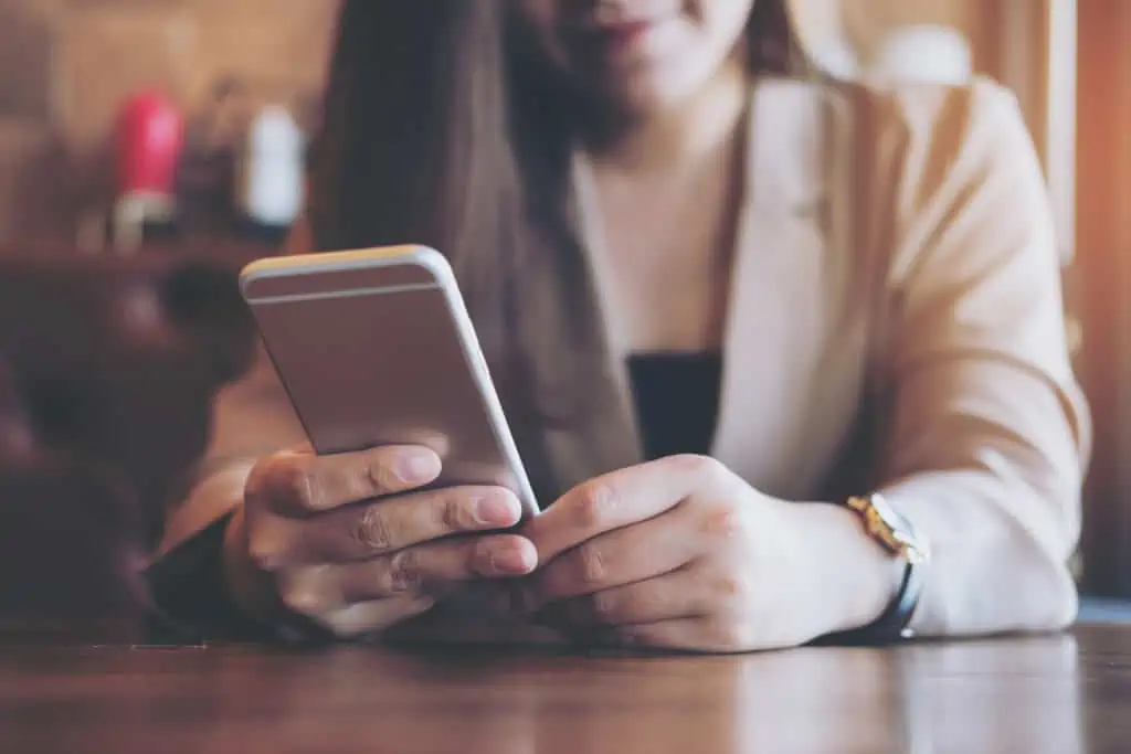 Paying more attention to our phone’s than our boyfriends (especially when on dates)