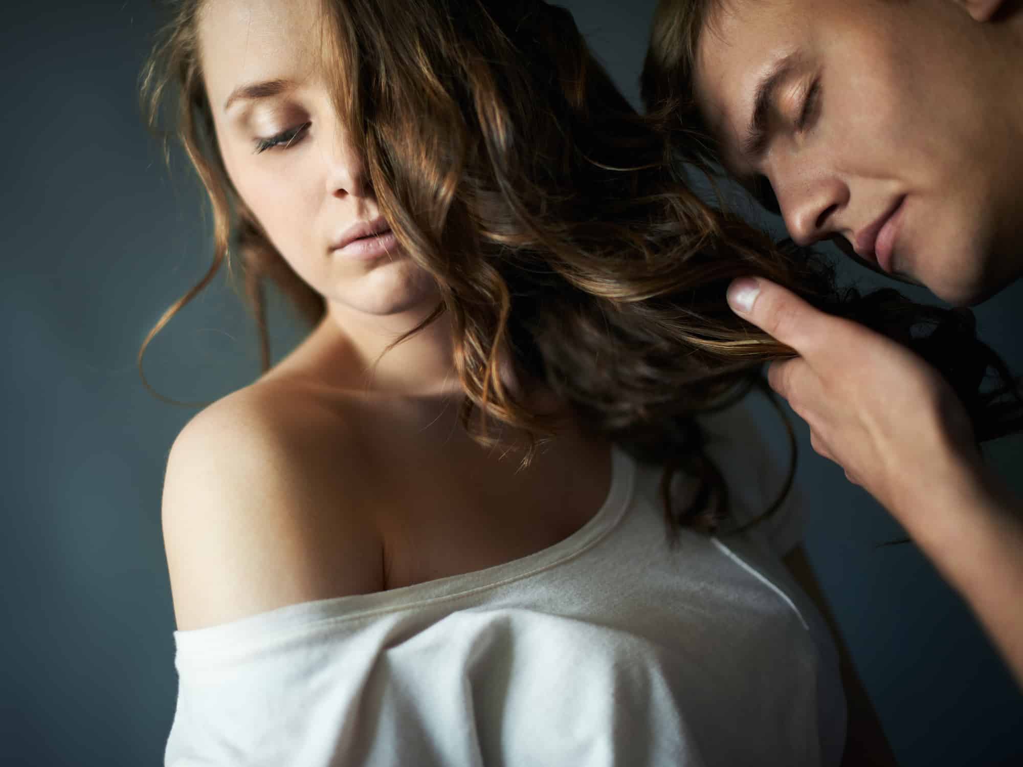 When A Guy Plays With Your Hair (9 Possible Things It Could Mean) - Her Norm
