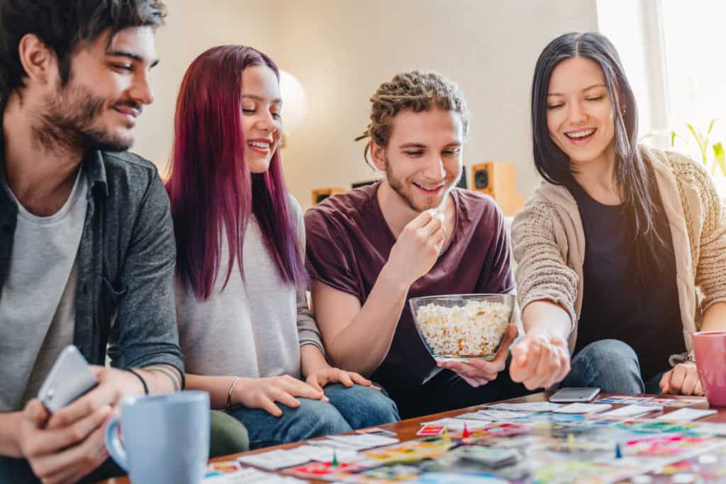 play board games